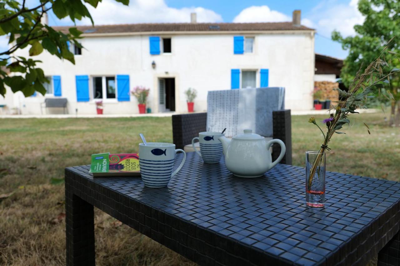 Moulin De Mauzac Bed and Breakfast Saint-Just-Luzac Εξωτερικό φωτογραφία