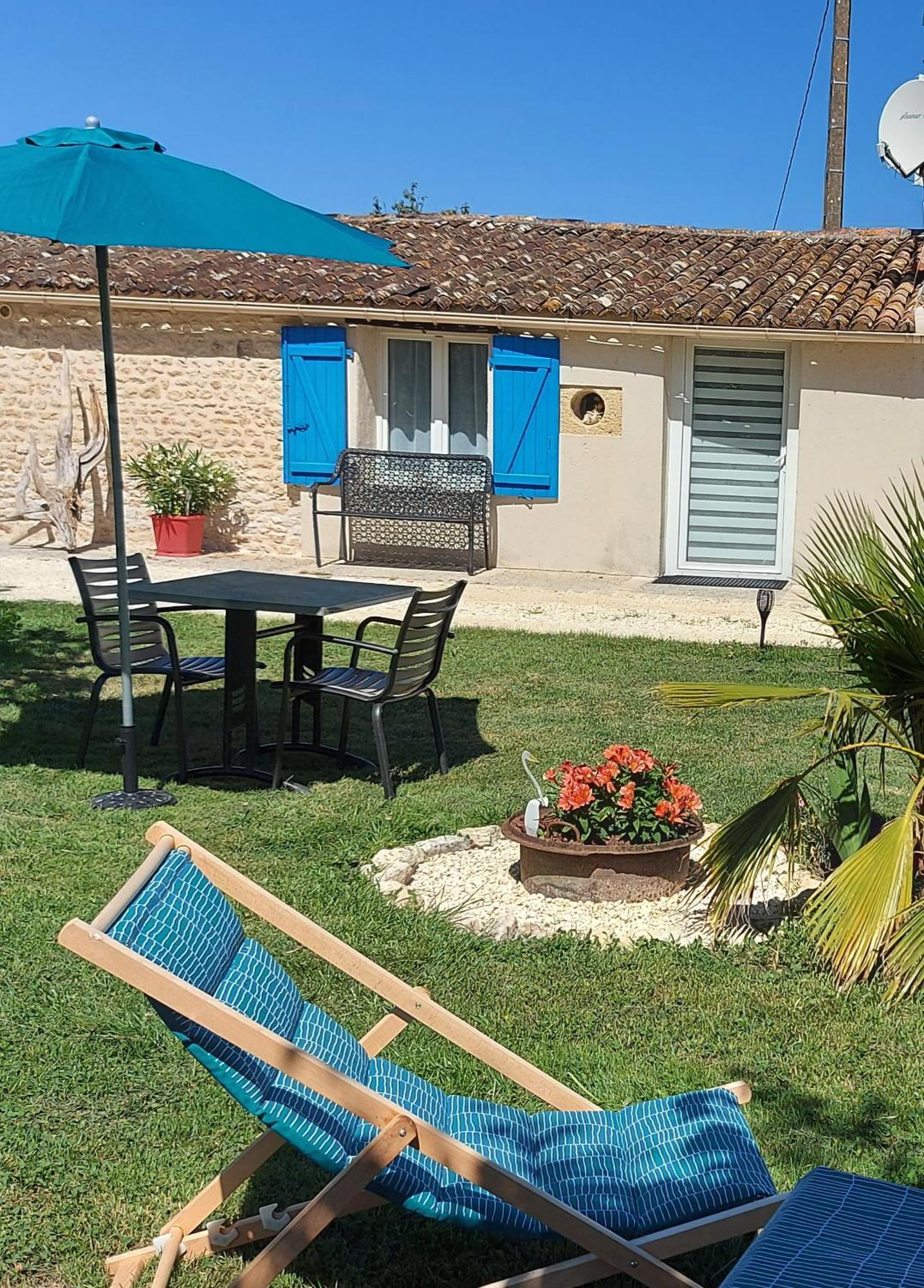 Moulin De Mauzac Bed and Breakfast Saint-Just-Luzac Εξωτερικό φωτογραφία